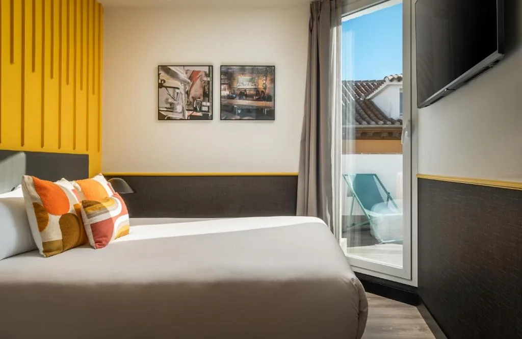 Superior-Doppelzimmer mit Terrasse — BYPILLOW Crosstown