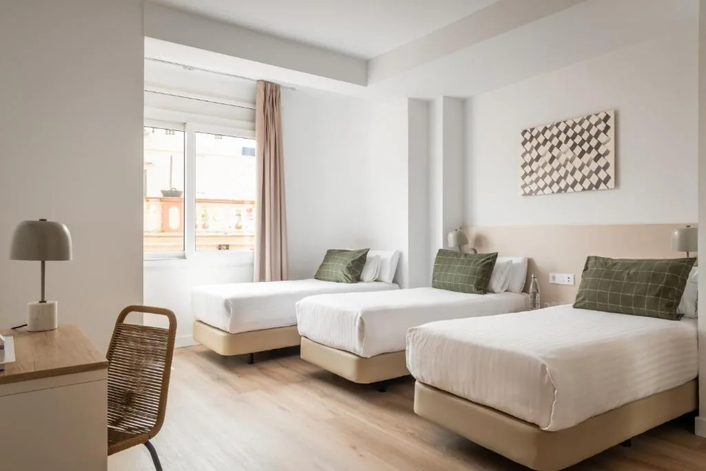 Chambre triple — BYPILLOW Erba