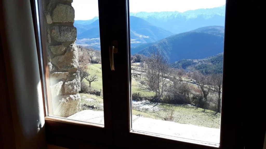 Basic Double Room — Ca l ' Isidró