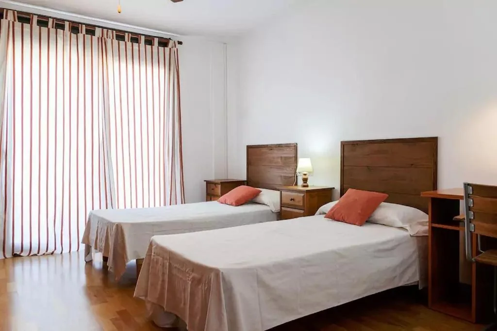 Doppelzimmer – 2 Betten — Ca la Gloria