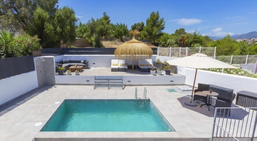 Ca´n Domingo -Stylish villa with pool, gym & views