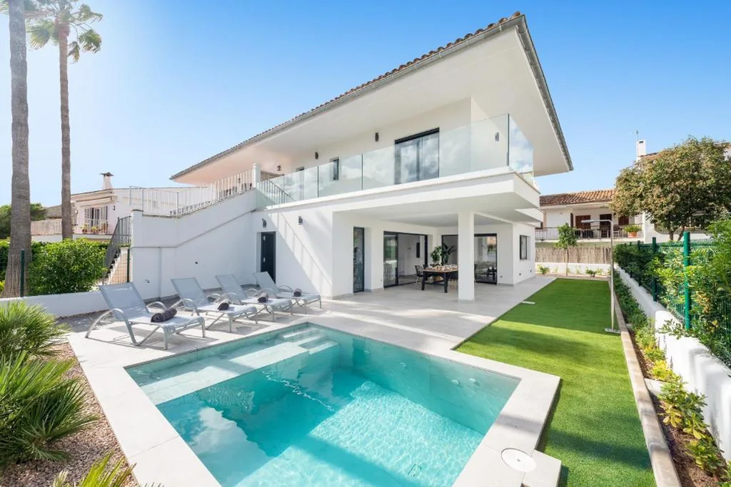 Three-Bedroom Villa — Ca na Cati (Barcarés)
