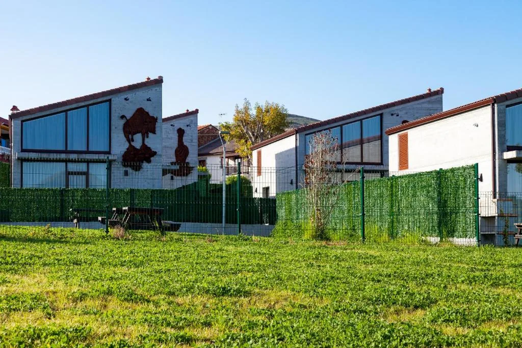 Chalet mit 2 Schlafzimmern — Cabañas La Senda de los elefantes Cabárceno