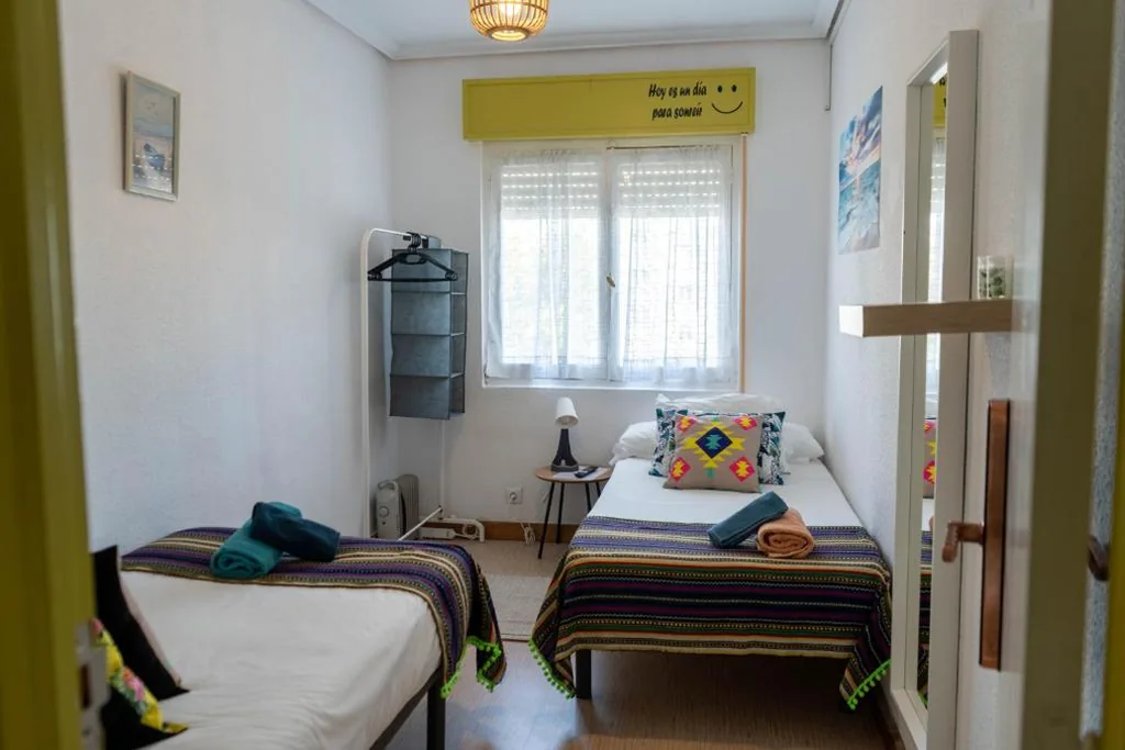 Quarto Duplo com casa de banho partilhada — Cactus by Arenas