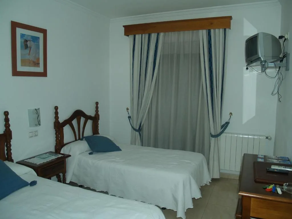 Double Room - 2 Beds — Caico's