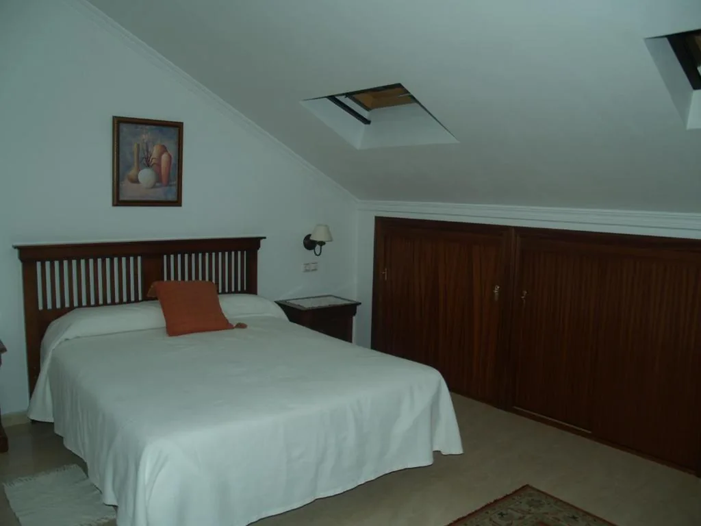 Single Room — Caico's
