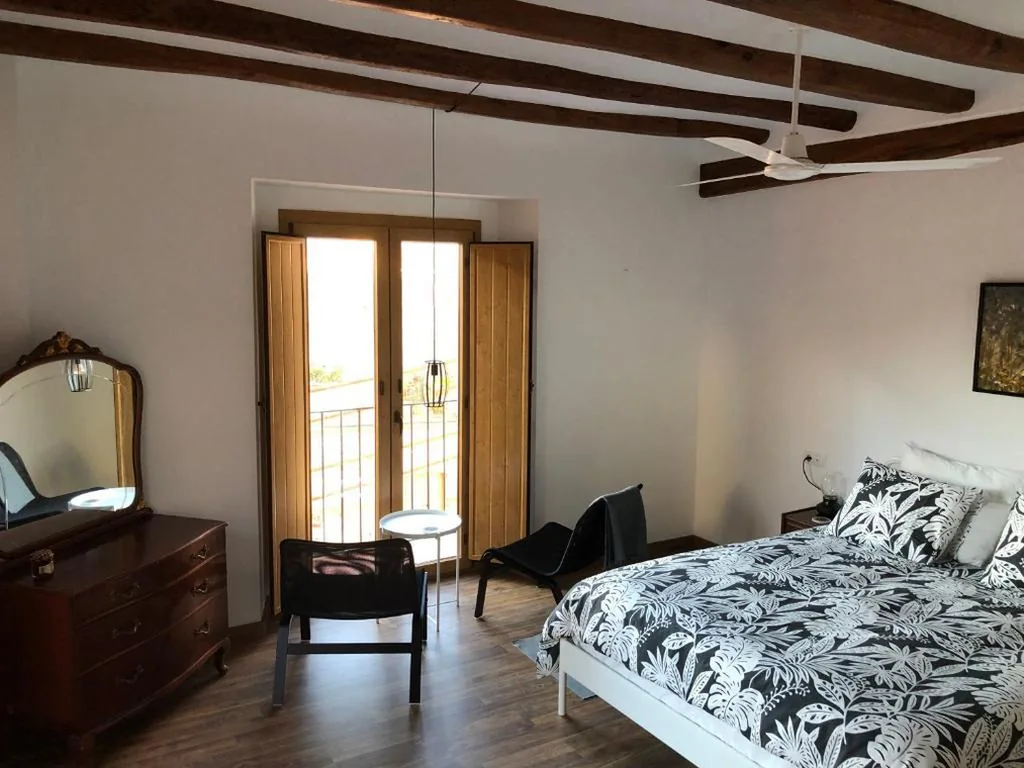 Estudio con balcón — Cal Campana