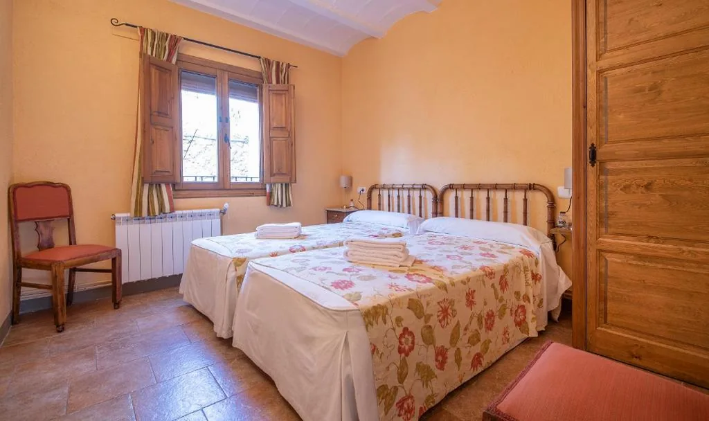 Quarto Duplo Deluxe - 2 camas — Cal Giral II