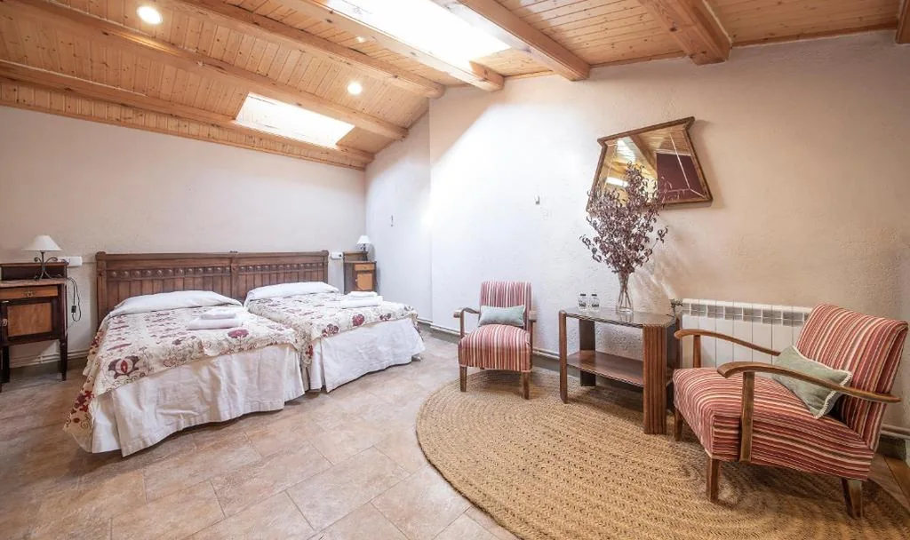 Quarto Triplo Superior — Cal Giral II
