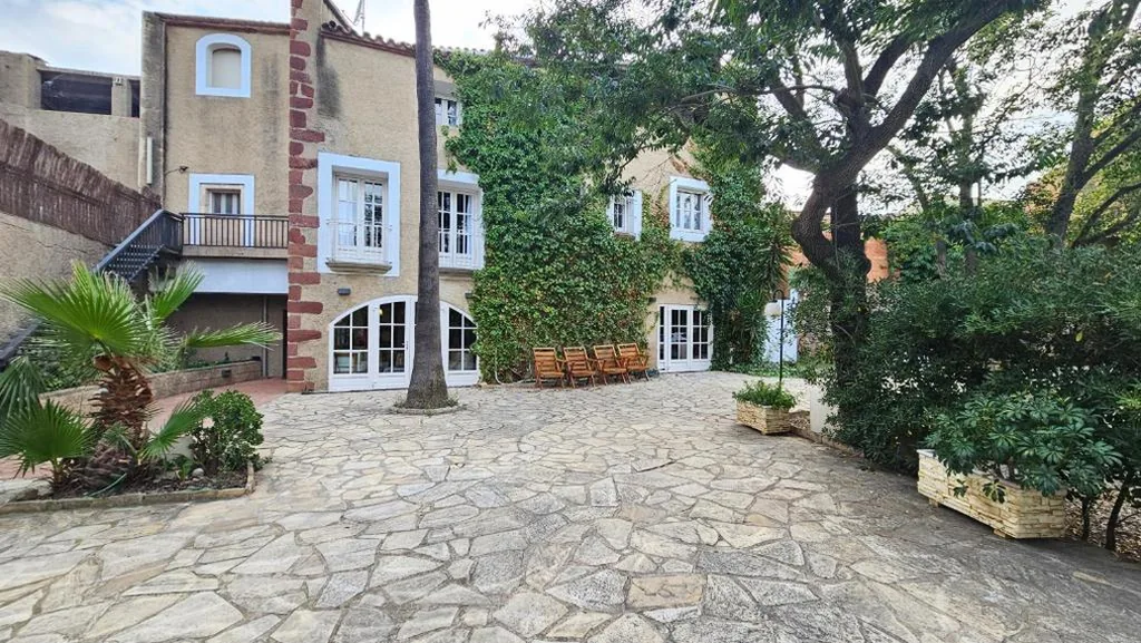 Villa — Cal Peyrí