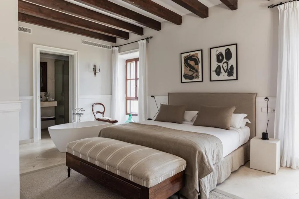 Luxury Double Room — Cal Reiet Holistic Retreat