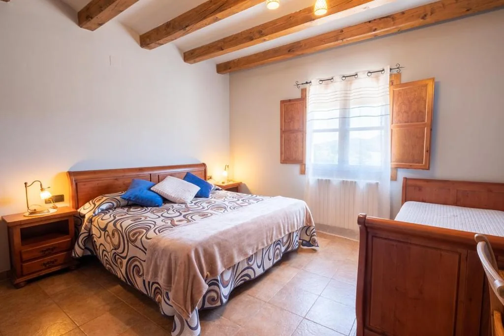 Camera doppia con bagno privato - 2 letti — Cal Ros