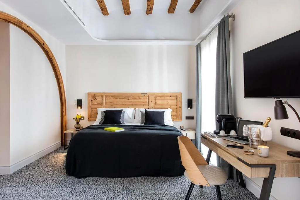 Deluxe-Doppelzimmer mit Balkon — Cal Roure Boutique Hotel