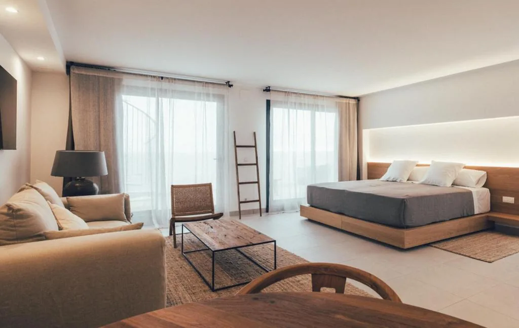 Cala Lanuza Suites