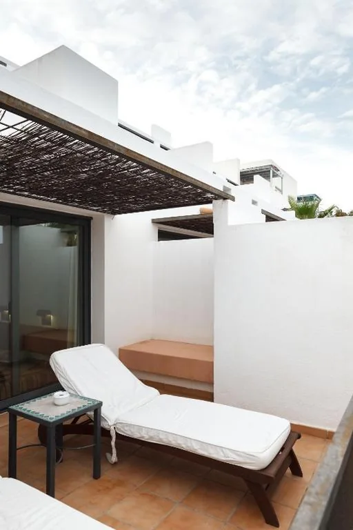 Habitación Doble con balcón - 2 camas — Calachica Las Negras Hotel Boutique