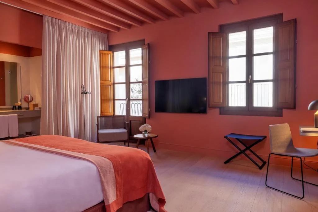 Deluxe Double Room with Spa Access - 1 or 2 Beds — Calatrava Hotel, Mediterranean Sea House