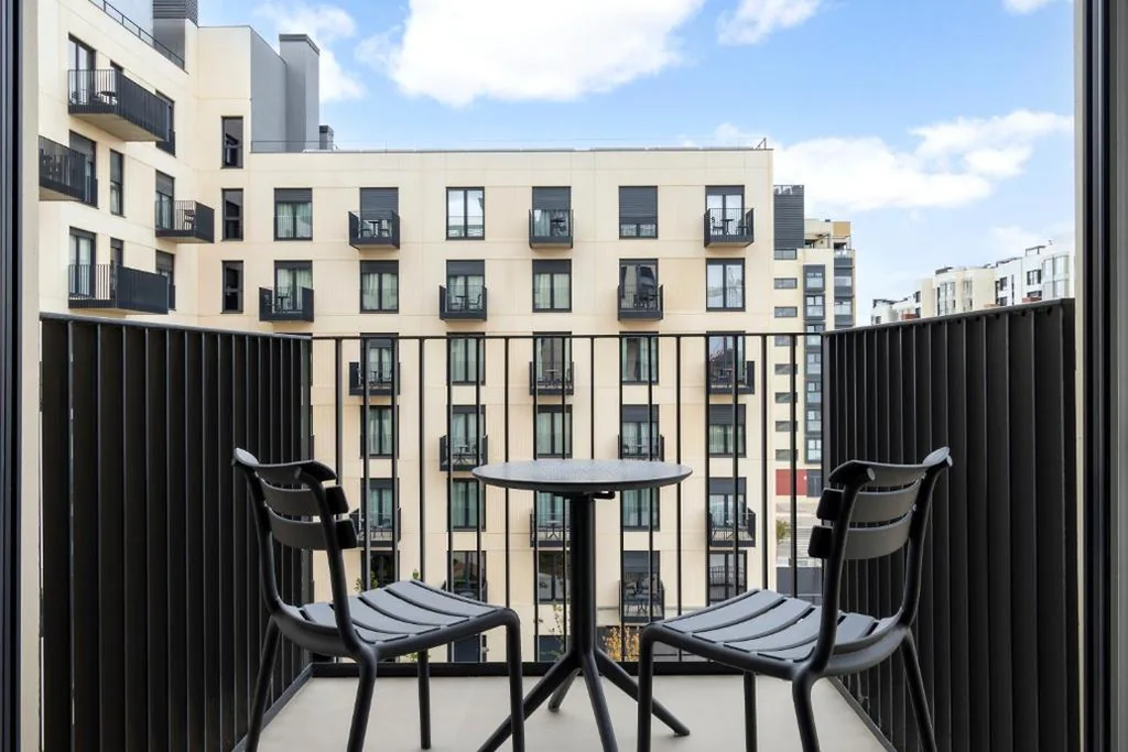 Monolocale con terrazza — Calido Valdebebas