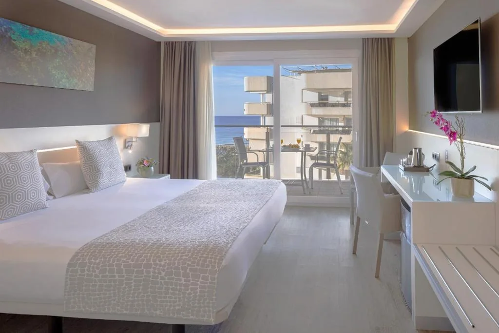Habitación Doble Executive con vistas parciales al mar - 1 o 2 camas — Calipolis