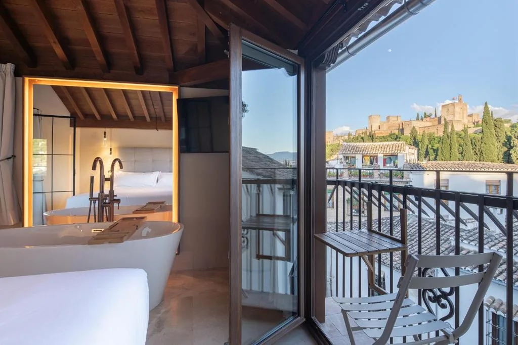 Penthouse-Apartment — Calm Suites Babole