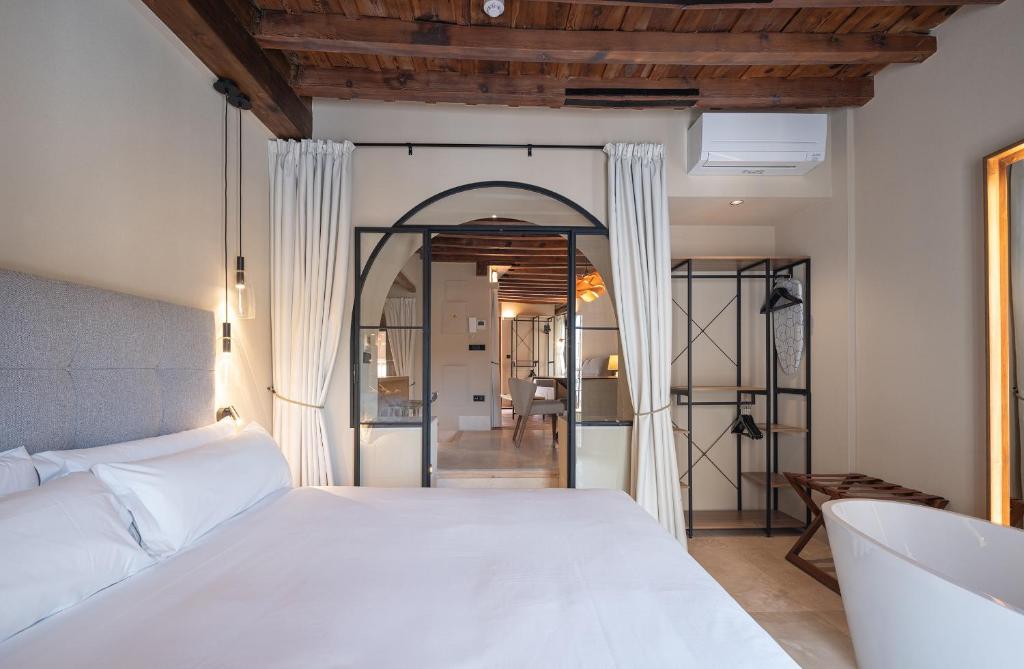 Calm Suites Babole