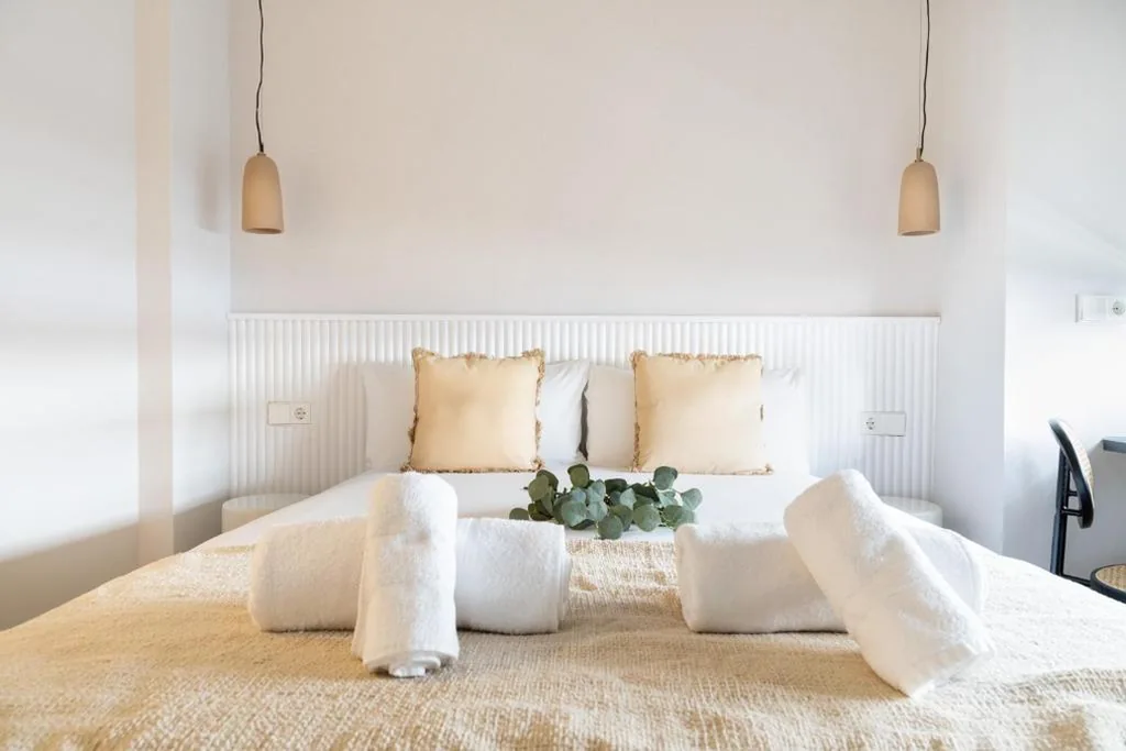 Habitación Doble Superior — Calma Rooms by Charming