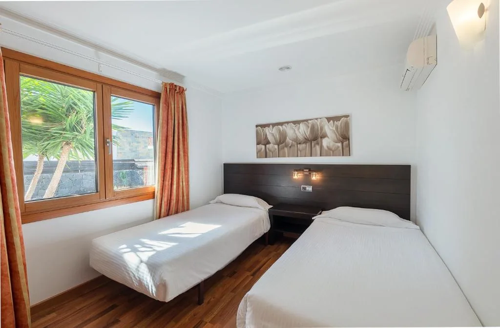 Camelot Holiday Homes by LIVVO