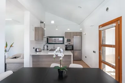 Camelot Holiday Homes by LIVVO — photo 5