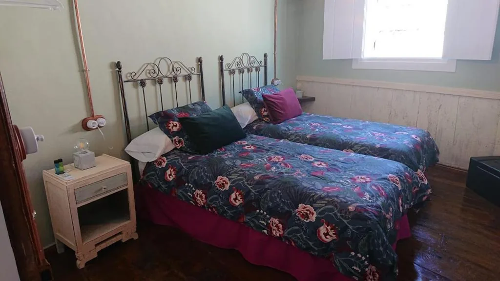 Habitación Doble con baño compartido - 2 camas — Camino de Estrellas Mondoñedo Lugo