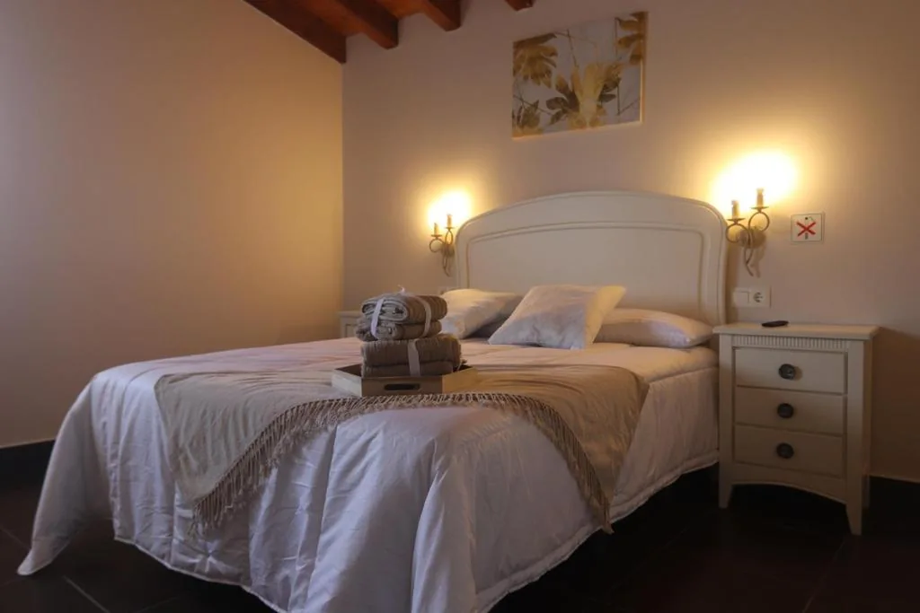 Habitación Doble con baño privado — Camino del Norte Santillana del Mar