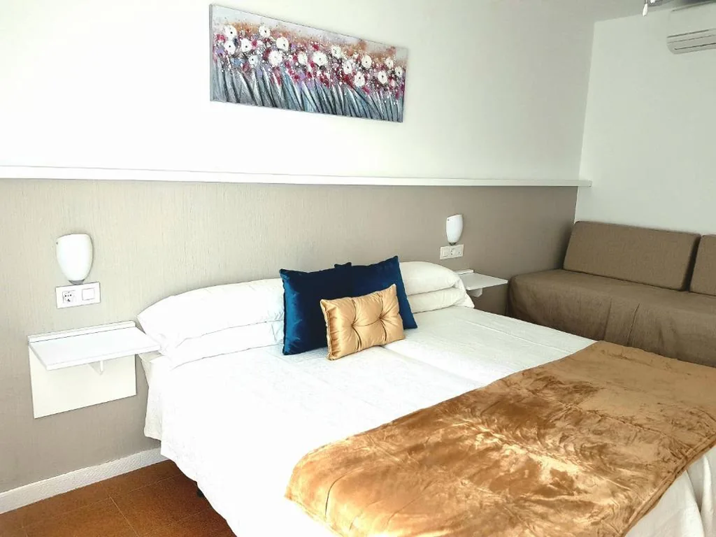 Double Room with Terrace — Campomar Playa