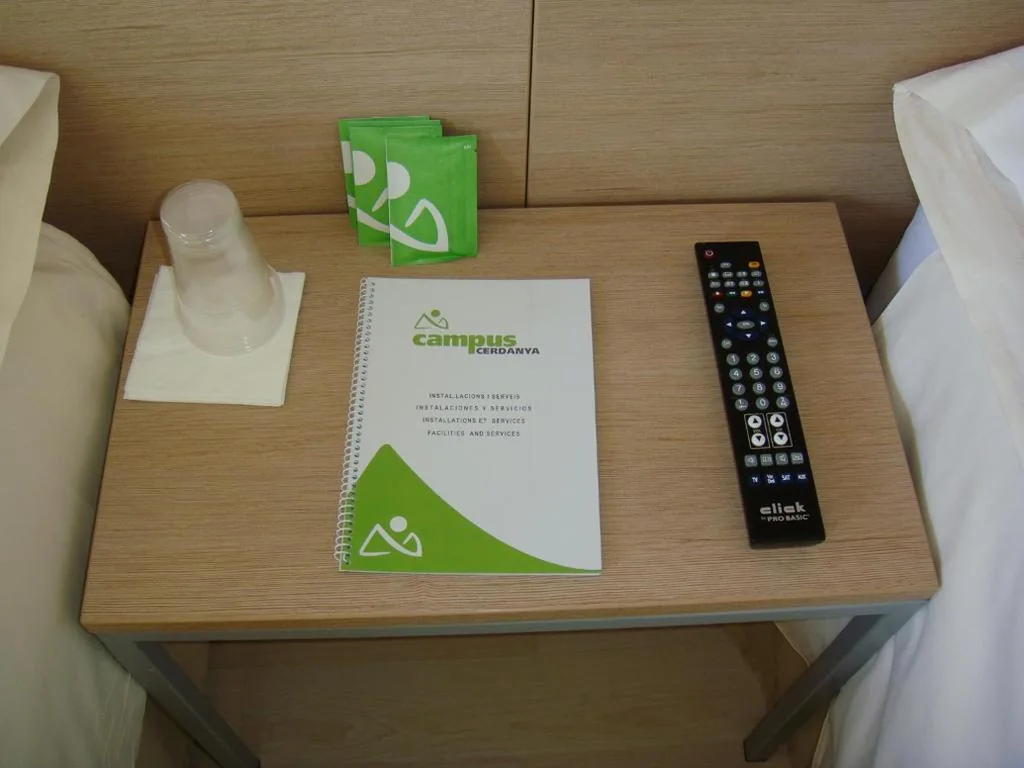 4名用ファミリールーム（大人4名） — Campus Cerdanya