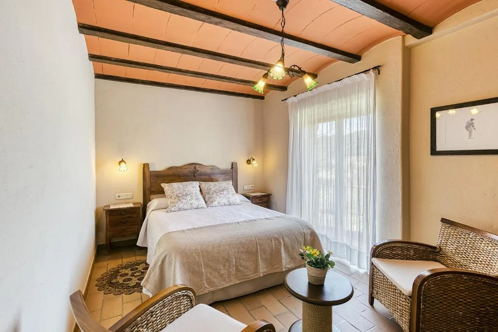 Habitación Doble Estándar (2 adultos) — Can Barrull-Costa Brava-Emporda