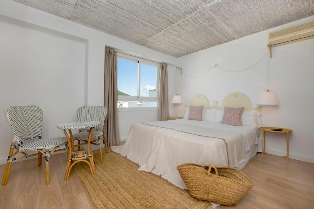 Quarto Duplo - 2 camas — Can Beia Hostal Boutique