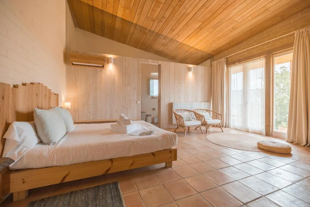 Quarto Duplo com varanda — Can Buch ECOHotel Boutique & SPA