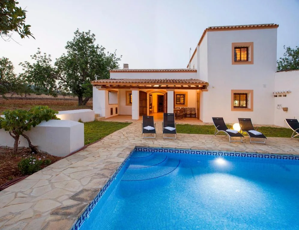 Villa — Can Cama