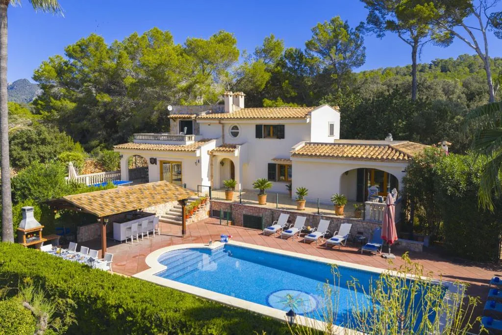 Villa — Can Emmes