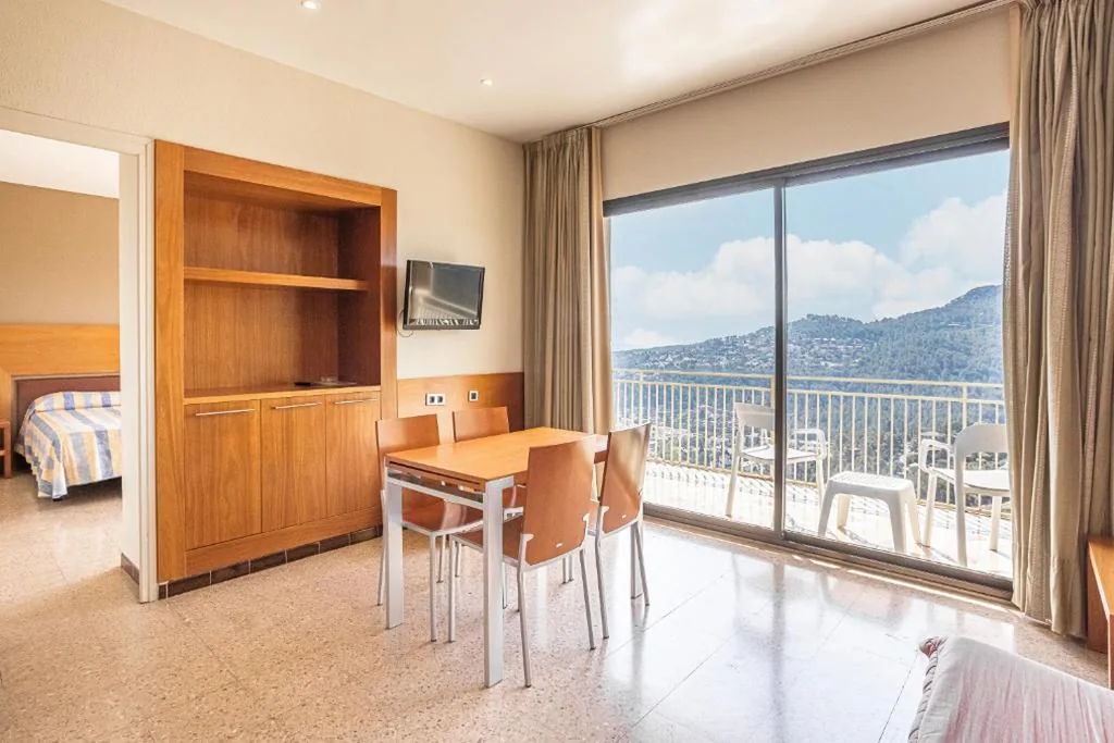 Camera familiare (3 adulti) — Can Fisa Hotel & Apartments