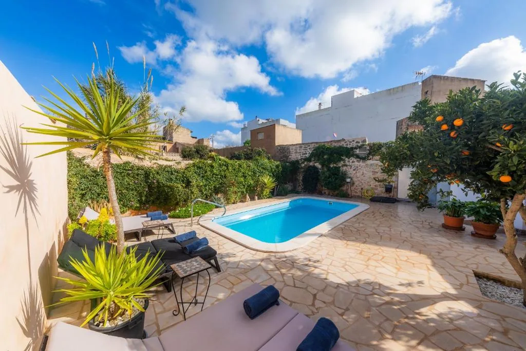 Villa mit Gartenblick — Can M Tatau