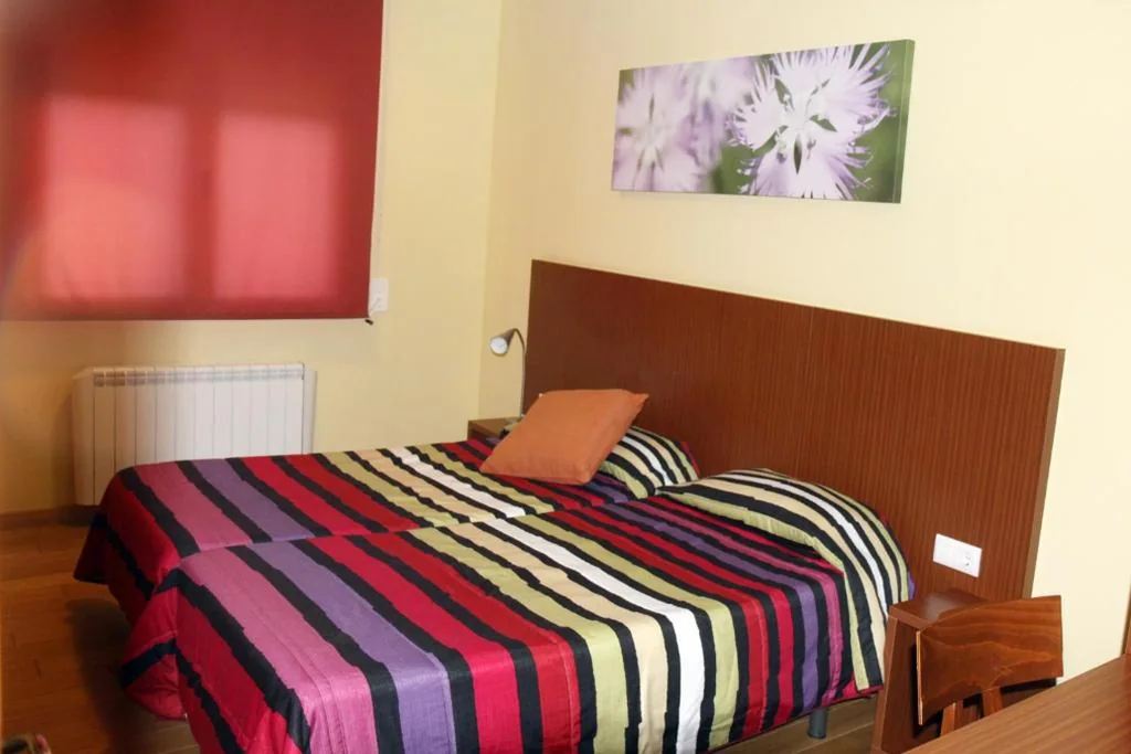 Zweibettzimmer mit Bergblick — CAN MENCIÓ - Les Costes