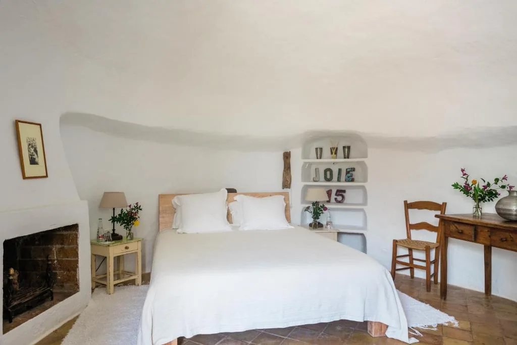 Camera doppia Deluxe con vasca — Can Quince Balafia Ibiza Hotel - Turismo de Interior