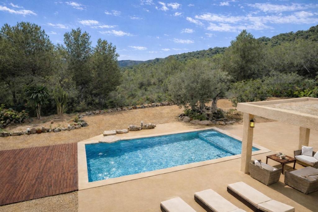 Can Rafa - Private 4BR Villa with Pool near Amnesia & UNVRS