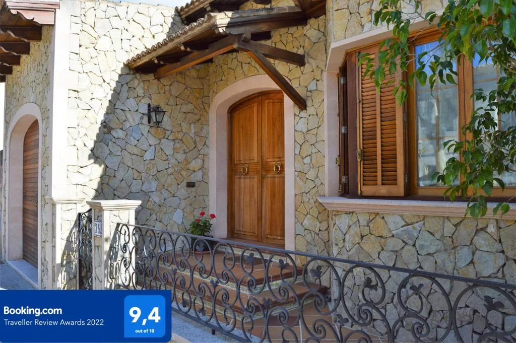Casa — Can Roca