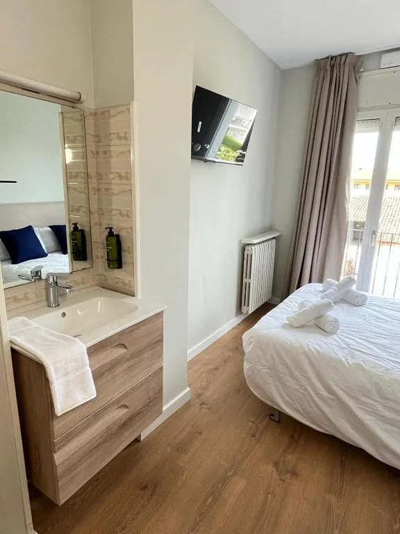 Camera singola con bagno in comune — Can Xaran Hotel