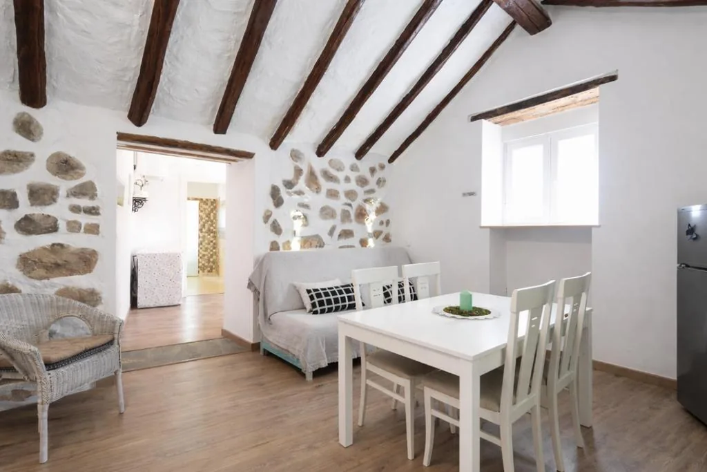 Casa — Canary House
