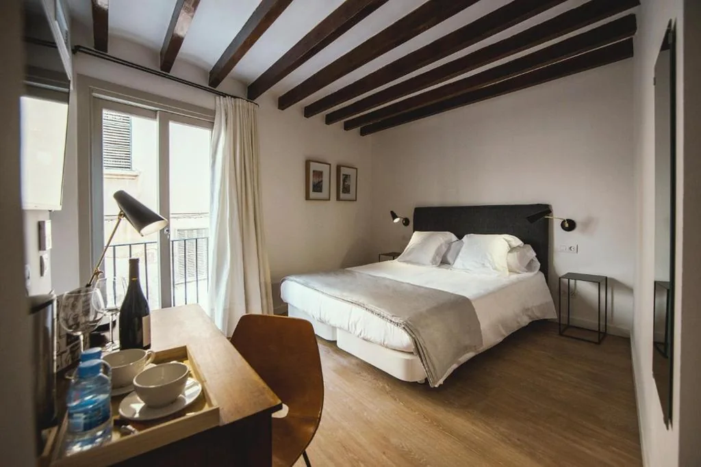 Doppelzimmer — Canavall