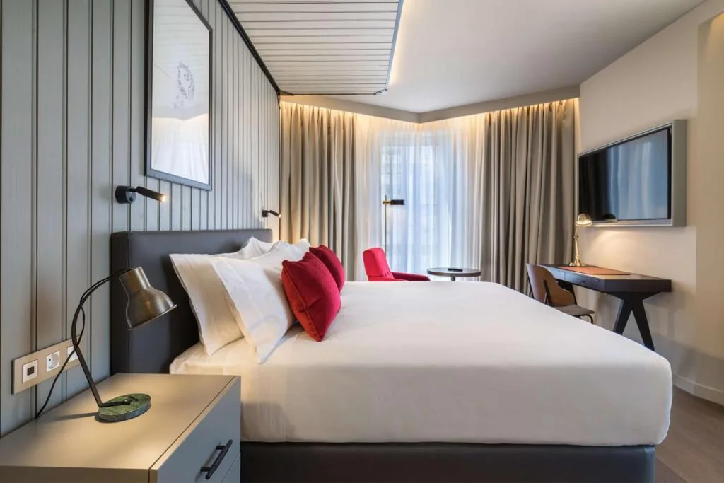 Suite Junior — Canopy by Hilton Madrid Castellana