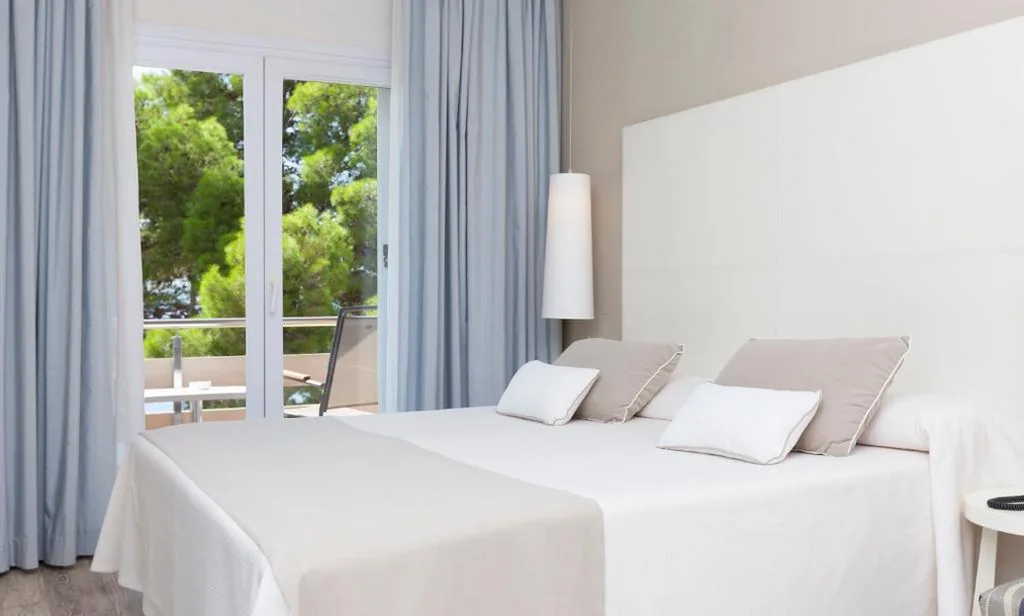 Habitación Doble con vistas al mar - 1 o 2 camas — Canyelles Platja