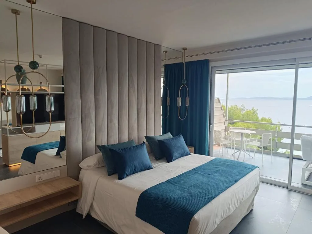 Suite Junior con vistas al mar — Canyelles Platja
