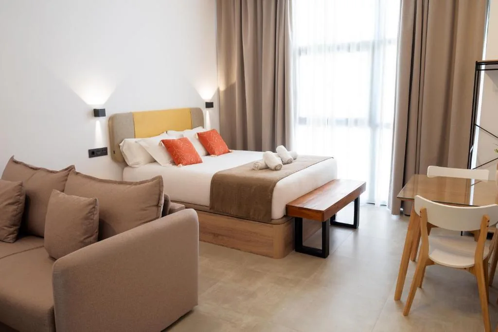 Suite Junior con terraza — Capuchinos Suites Guest Homes Malaga