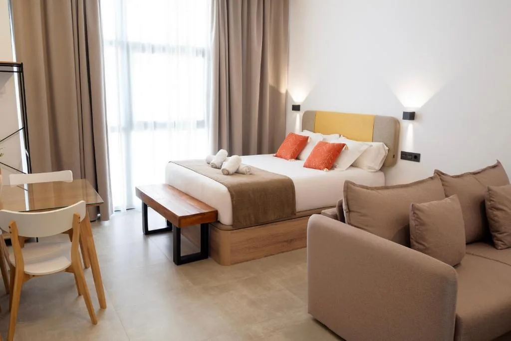 Suite Junior con terraza — Capuchinos Suites Guest Homes Malaga